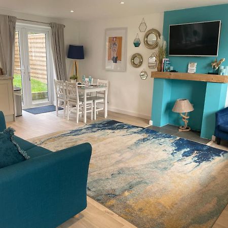 The Bolt Hole Hythe Panoramic Coast And Sea Views Villa Exterior photo