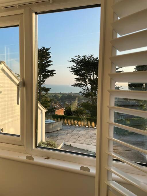 The Bolt Hole Hythe Panoramic Coast And Sea Views Villa Exterior photo