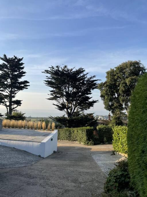 The Bolt Hole Hythe Panoramic Coast And Sea Views Villa Exterior photo