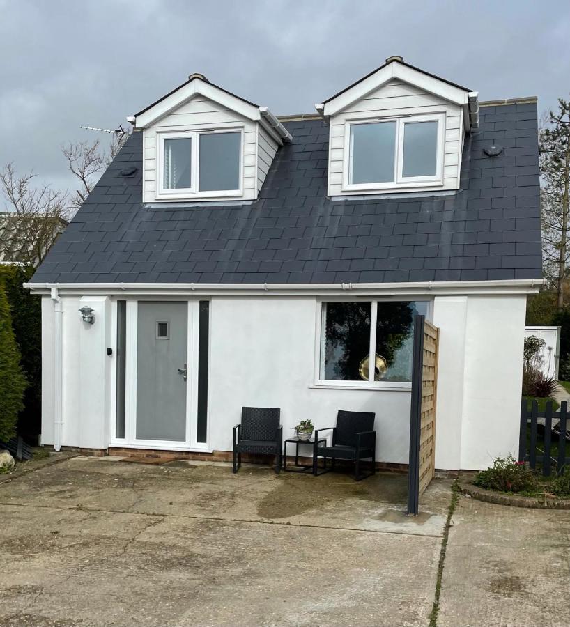 The Bolt Hole Hythe Panoramic Coast And Sea Views Villa Exterior photo